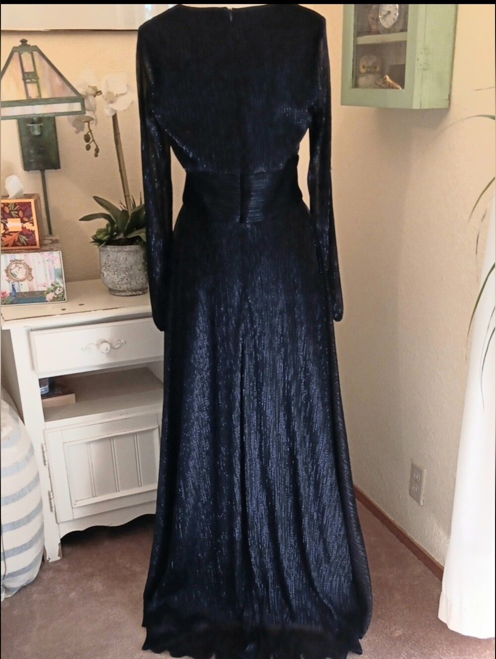 Betsy And Adam Elegant Long Sleeve V-Neck Navy Evening Dress. Metallic. - Picture 8 of 12